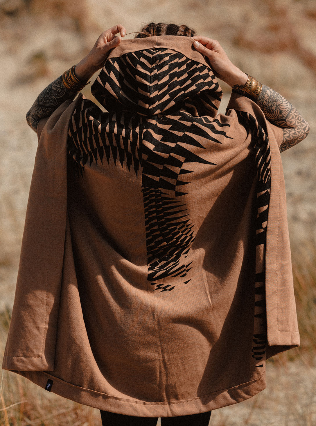 2(453) SAJAX PONCHO MOKA - Image 1