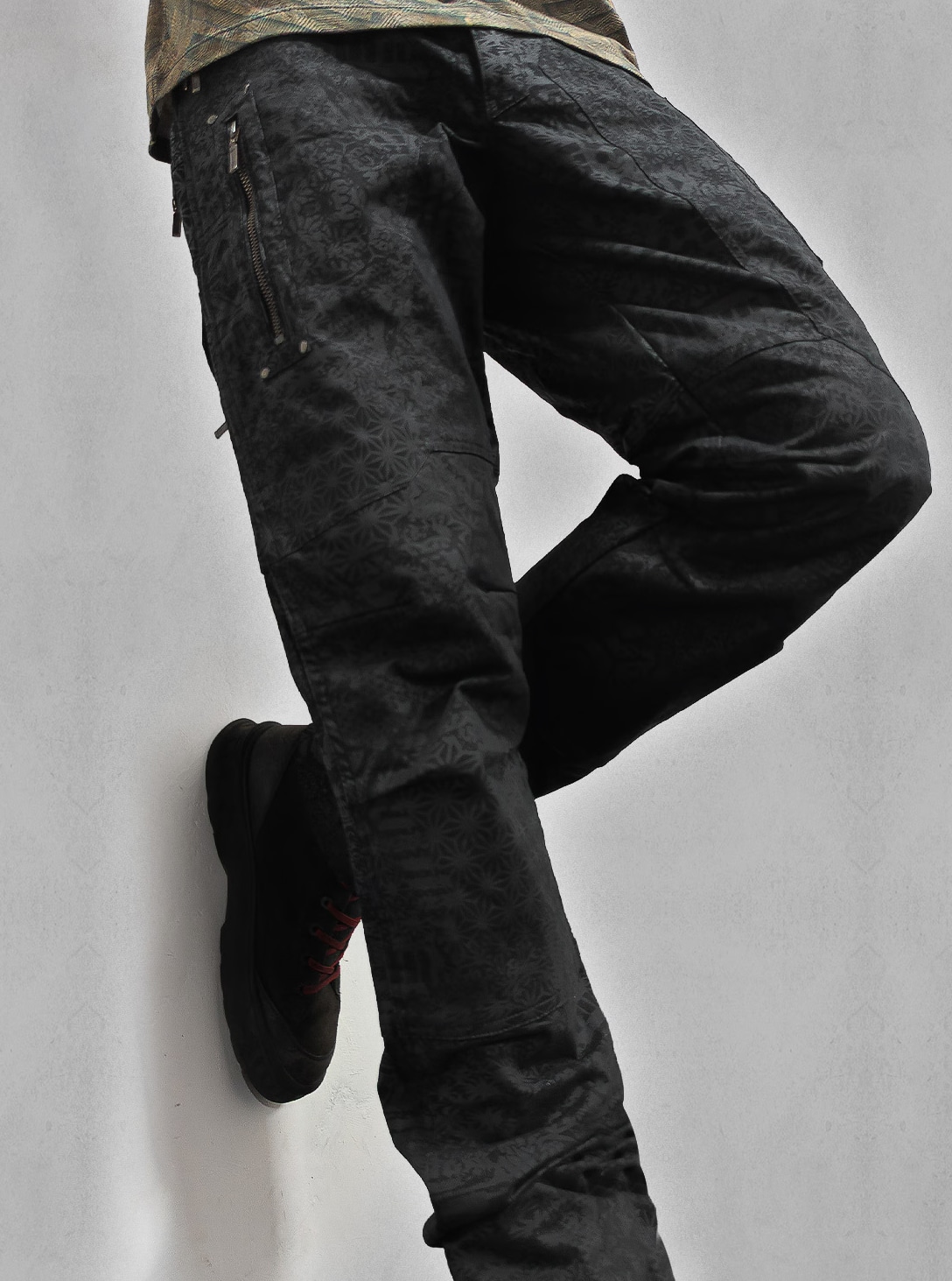 BLACK_0004_Layer 14 copy 2.jpg Alternative Cargo Pants Psy Stars BLACK - Image 1