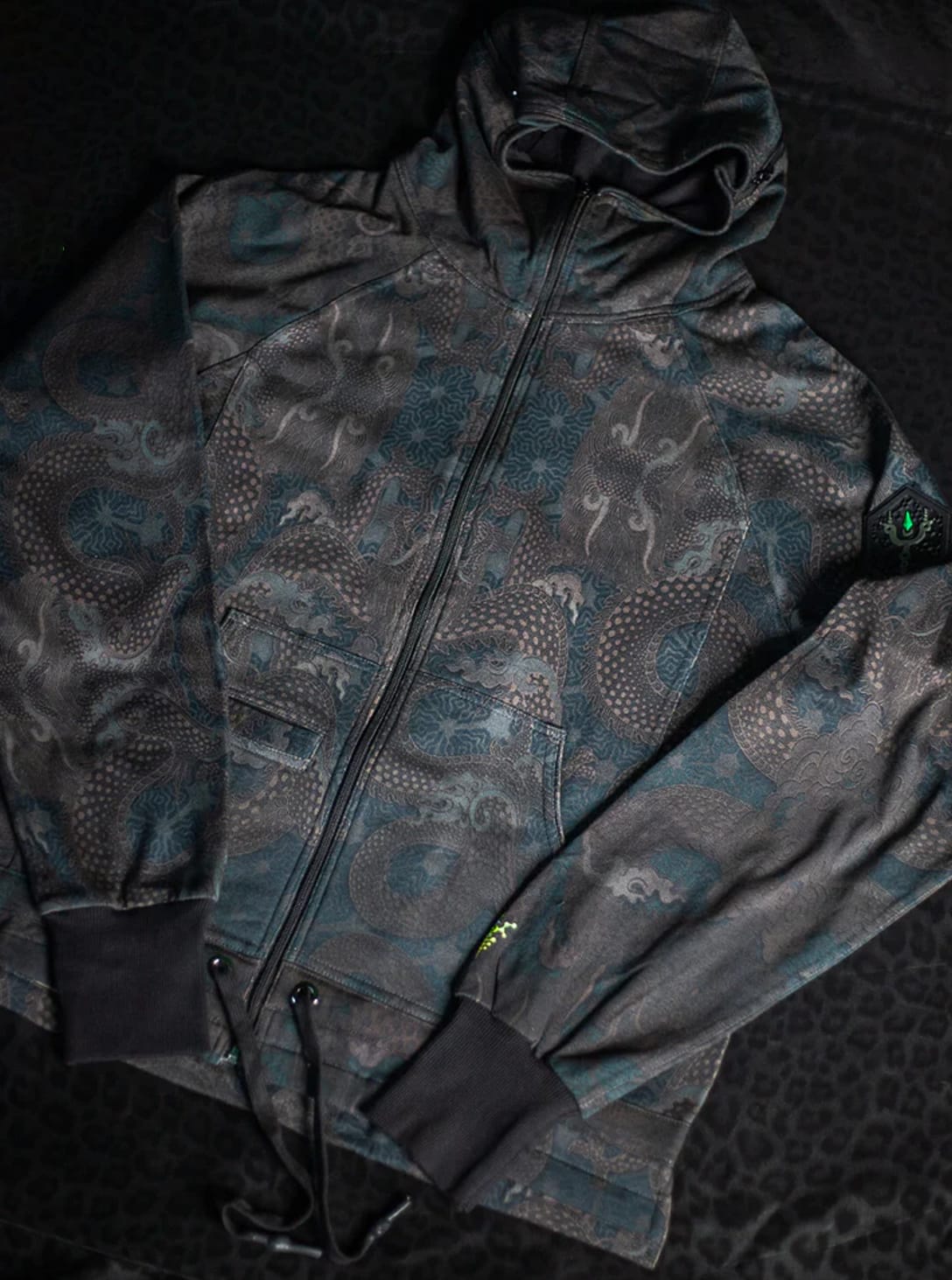 NEPTUNE20HO-DRAGONS_0002_Layer208220copy-1.jpg NEPTUNE FLEECE MEN'S HOOD-DRAGONS - Image 1
